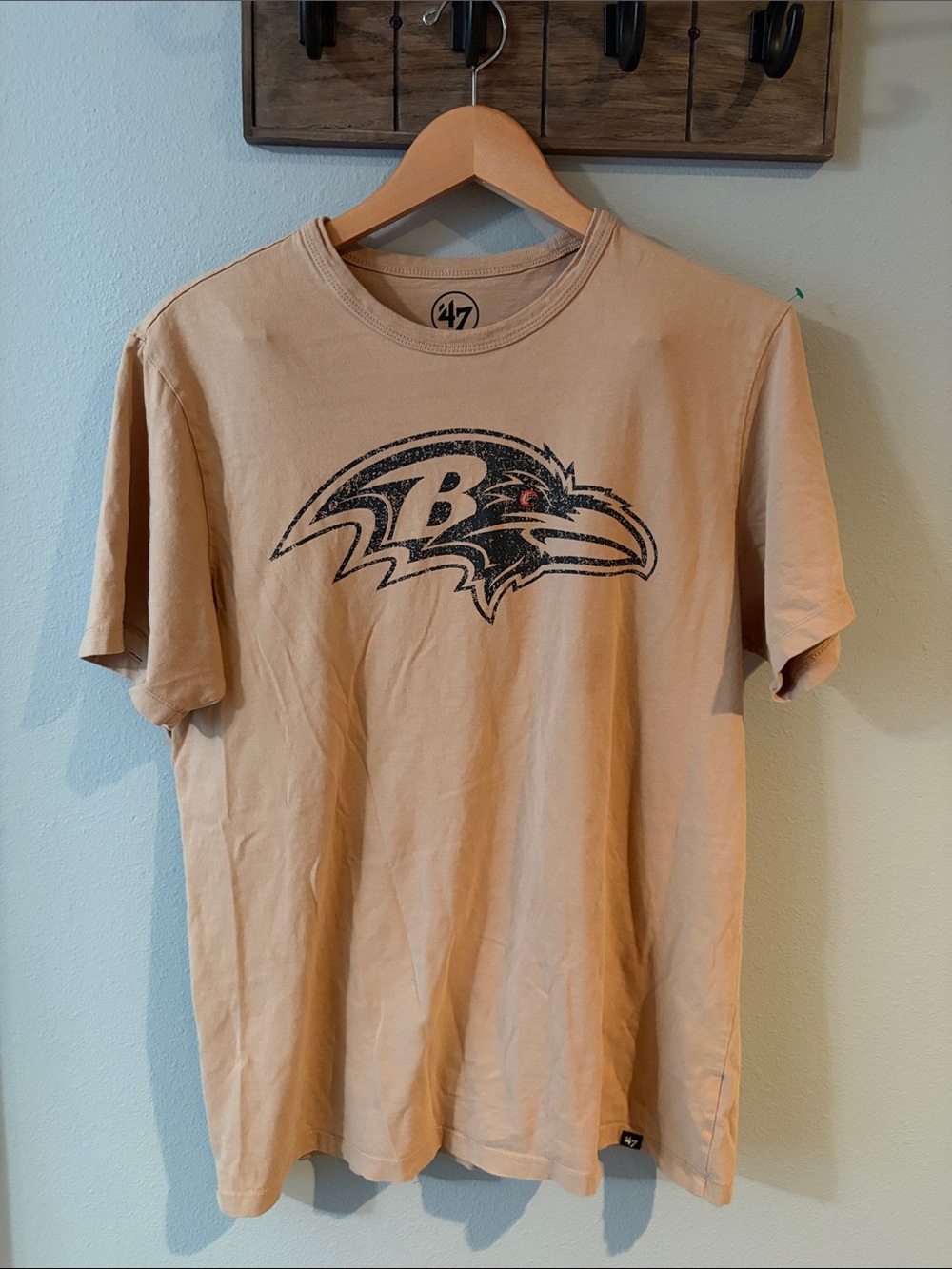 47 Men’s Tan Baltimore Ravens Distressed Logo Tee size M